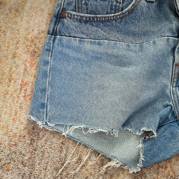 Levi's Women's Light Blue Jean Shorts - Picture 5 of 5